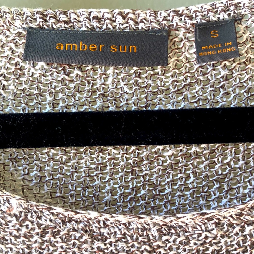 Beige and white knit “Amber Sun” top. Size small. Hardly worn.